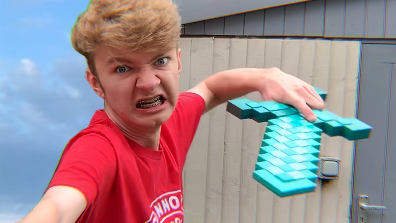 Оружие из Minecraft против оружия из реальной жизни...
