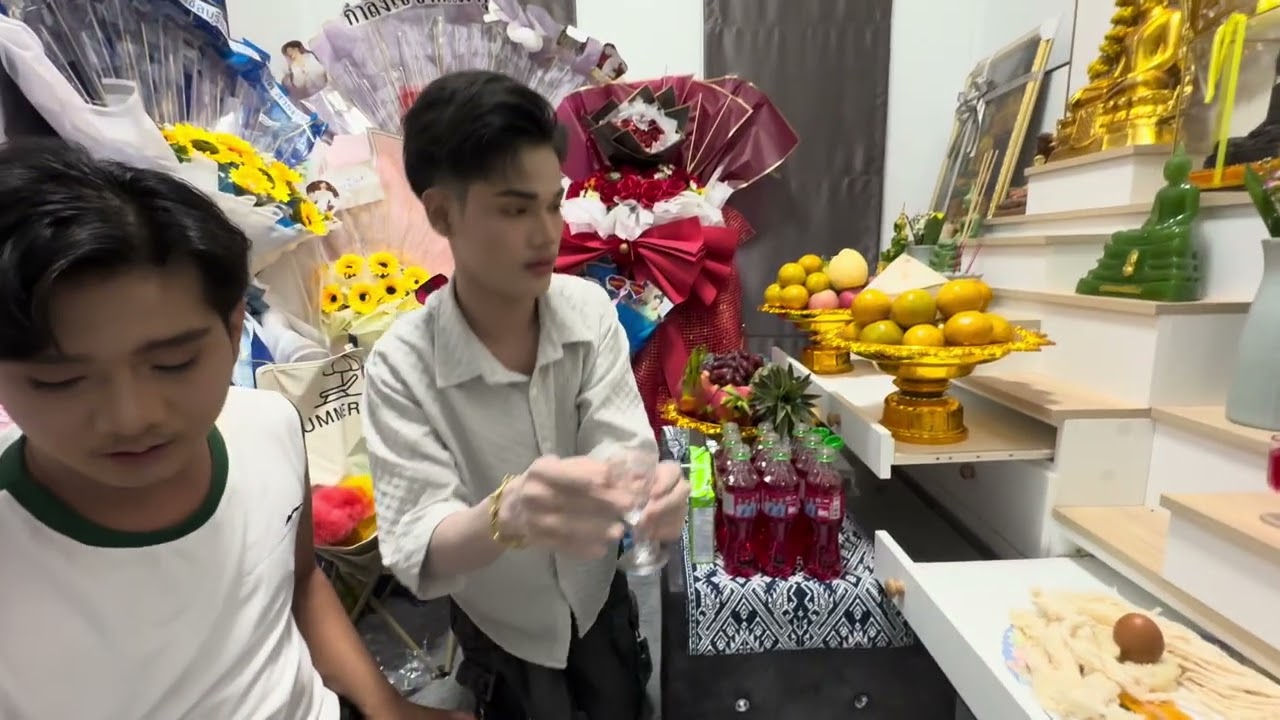 น้องมานะไหว้พระก่อนทำการแสดงในวันเกิด‼️