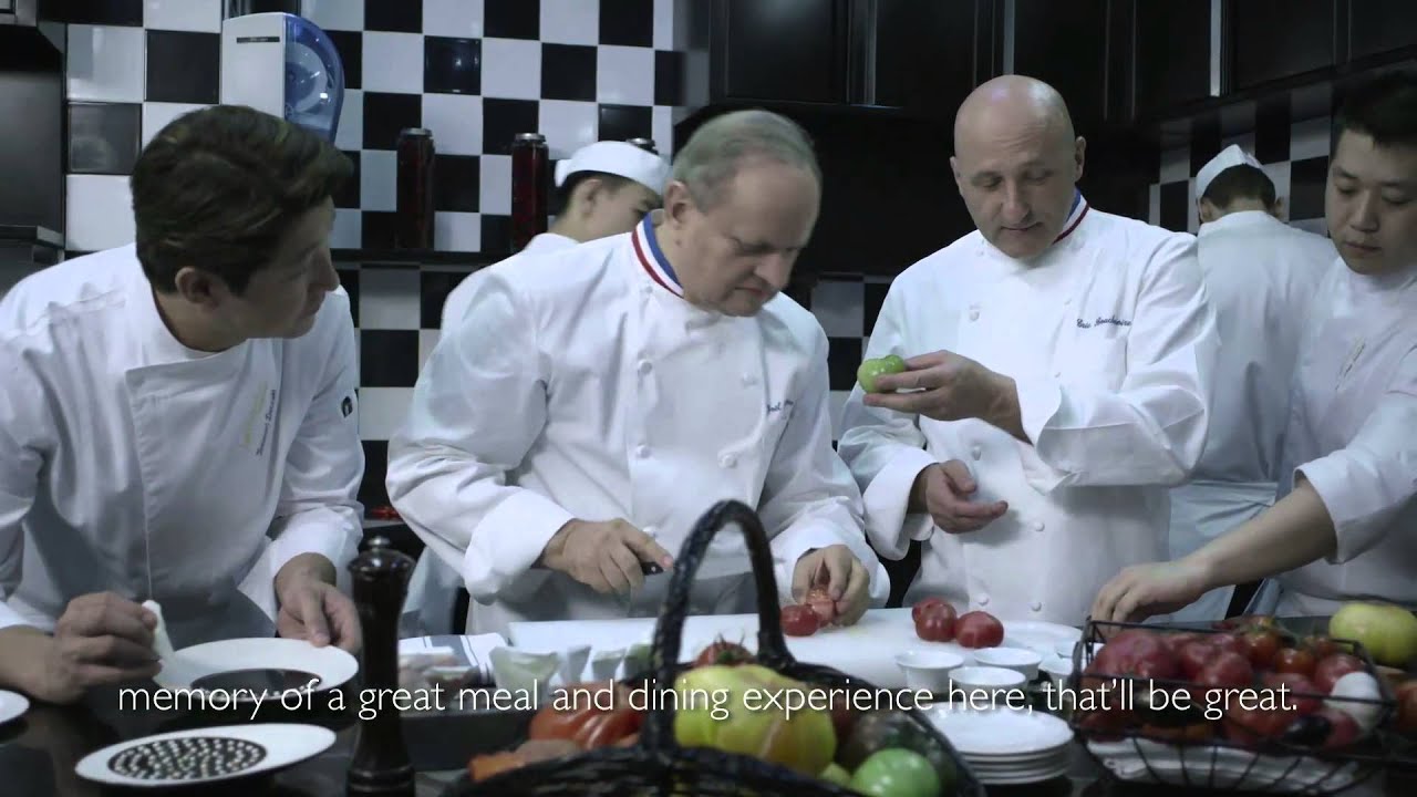 Dining at Resorts World™ Sentosa - Joël Robuchon Restaurant