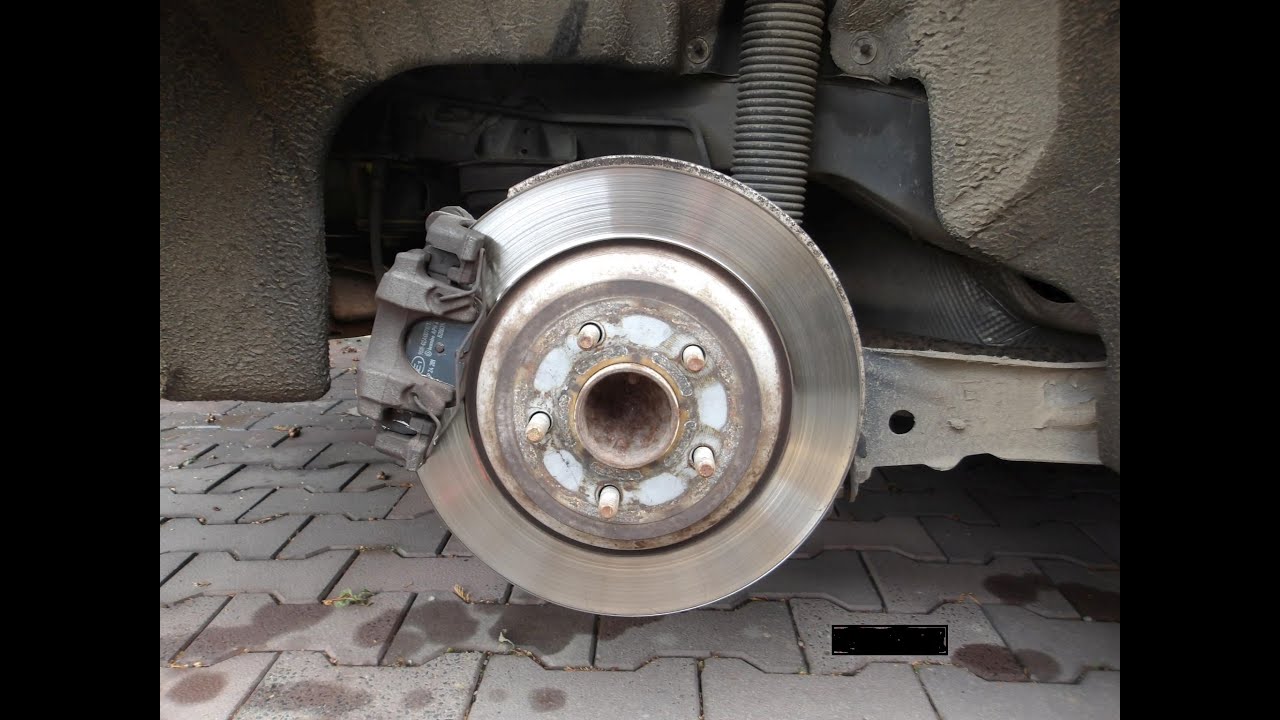 Ford Focus mk4 -  wymiana tylnych klocków EPB