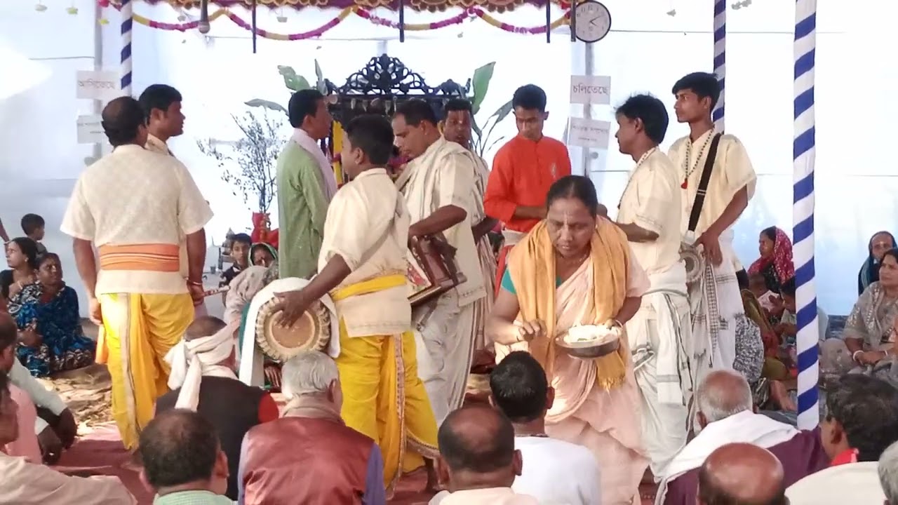 হরে কৃষ্ণ সাটুরিয়া মানিকগঞ্জ কোট্টা নয়াপাড়া শ্মশান মহানাম যজ্ঞ চলিতেছে