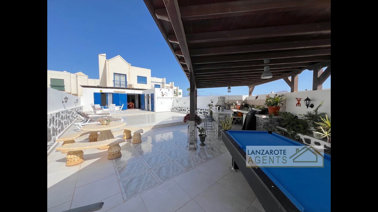 Spacious 3 Bedroom Villa With Large Terrace With Outdoor Dining, Basement And Garage In Playa Blanca
