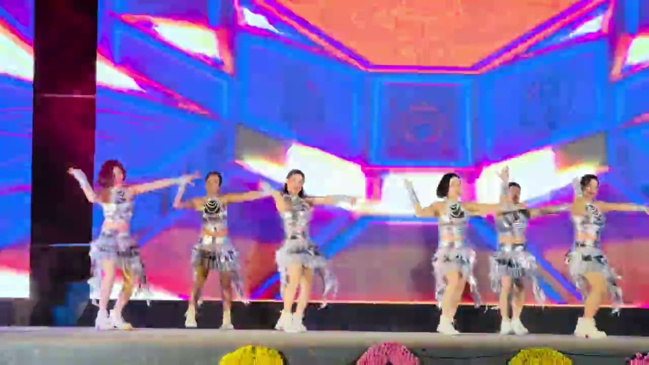 CLB Dancesoprt Vũ điệu nhảy Zumba đón hội xuân các học viên yêu
