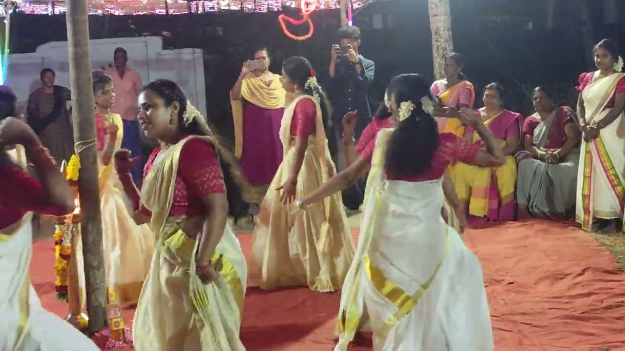 Youngsters Thiruvathira at varukavu temple sakthikulangara 