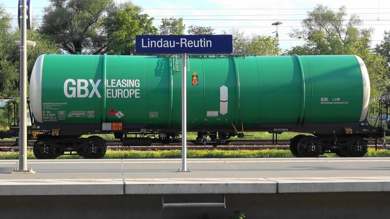 Lindau-Reutin: Zwangsbremsung, Werbe EC, Werbe-Taurus, Frachtbahn mit Kesselzug, SBB Thurbo, ARVERIO