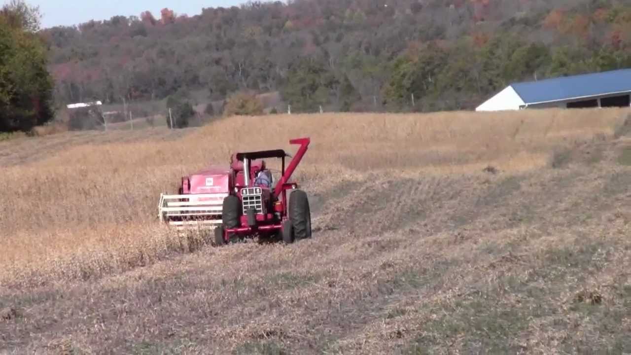 2011 IH 82 Combine