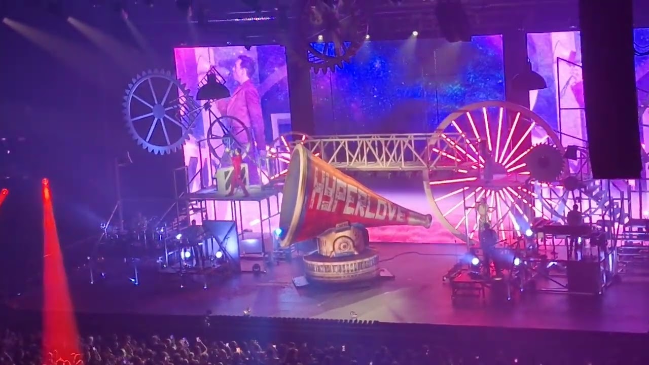Mika - Grace Kelly / (Live at Forest National, Brussels, Belgium - 21/02/2026)