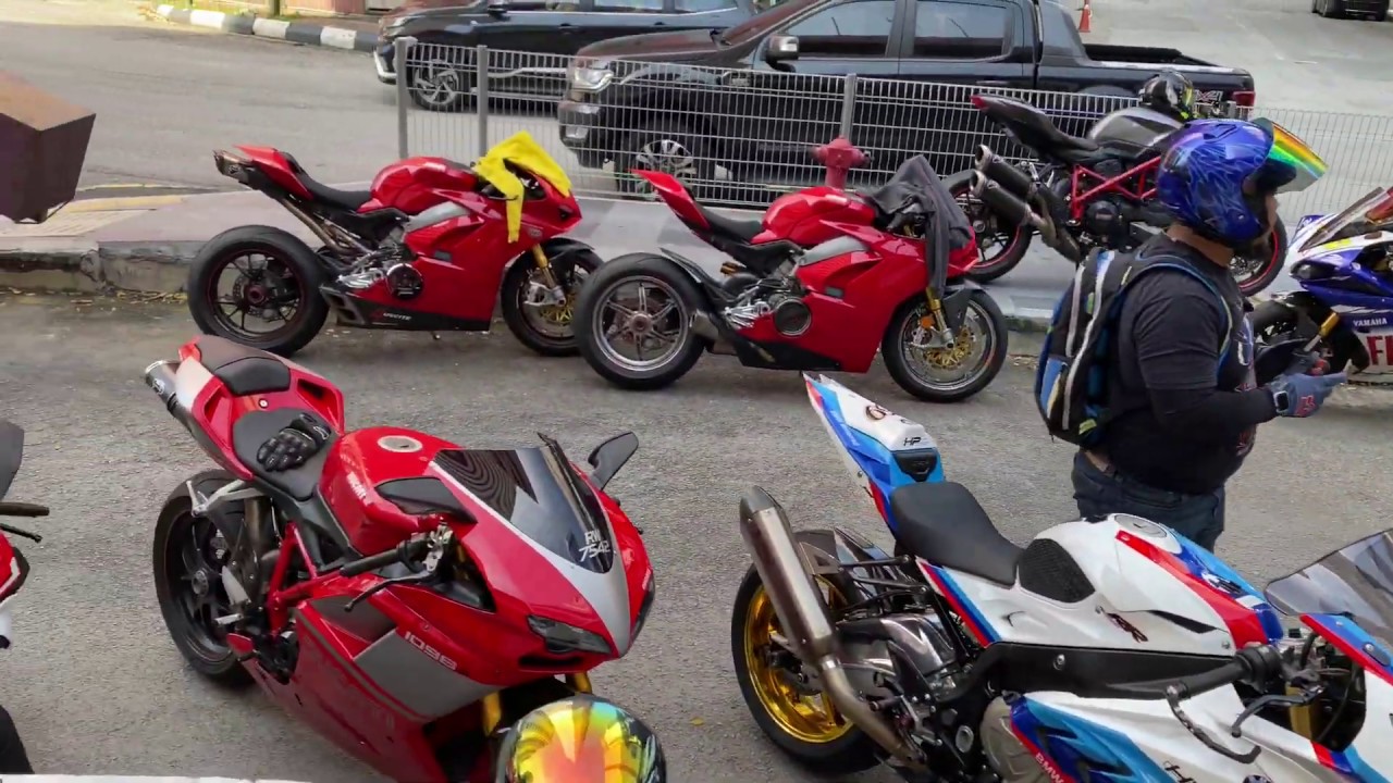 DUCATI WHEELIE MONKEY , V4R , SUPERLEGGERA, V4S, BMW, HONDA, R1,