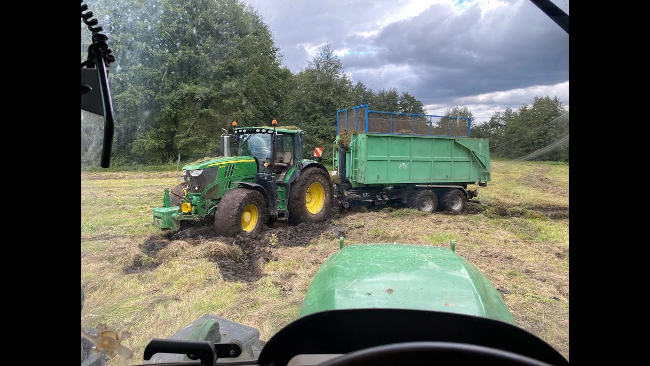 Siláž/Senáž 2024  (JD 7430, 6215R, 6150R Case Puma, NH FR920 Mengele Mammut 6800) stuck in the mud