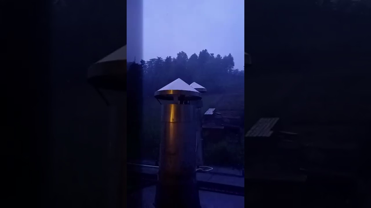 Real Relaxing sounds - Rain and lightnings - Temporale tempesta di fulmini in montagna suono reale