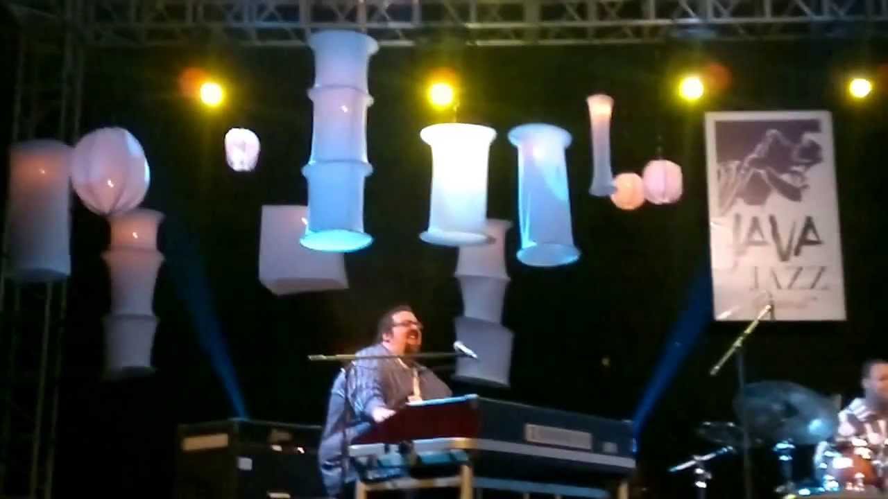 Joey De Francesco performing One Hundred 100 Ways at Java Jazz 2011
