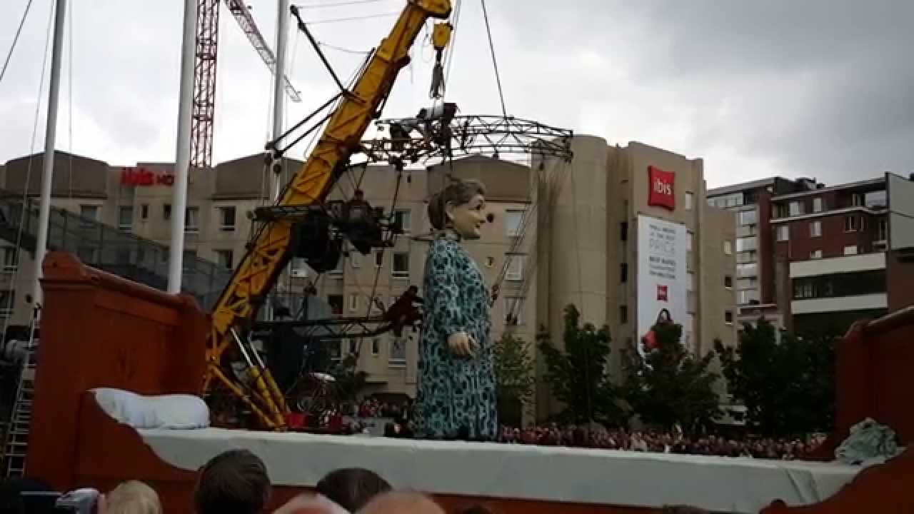 Reuzen van Antwerpen - Oma reus ontwaakt