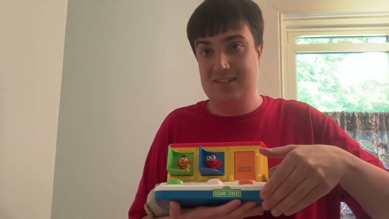 Luca&rsquo;s Show And Tell: Sesame Street Singing Pop-Up Pals