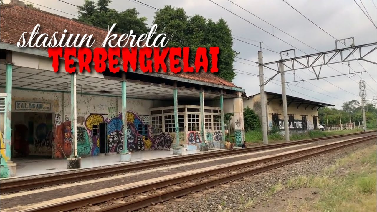 KONDISI STASIUN KERETA API  TERBENGKELAI  DI YOGYAKARTA