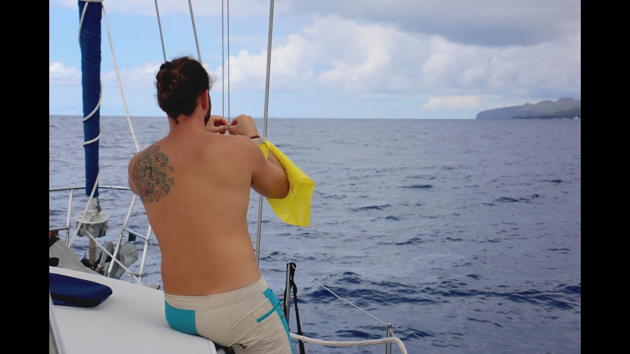 Ep. 16 Two weeks to windward: Galápagos to Rapa Nui (Easter Island) - March 2016