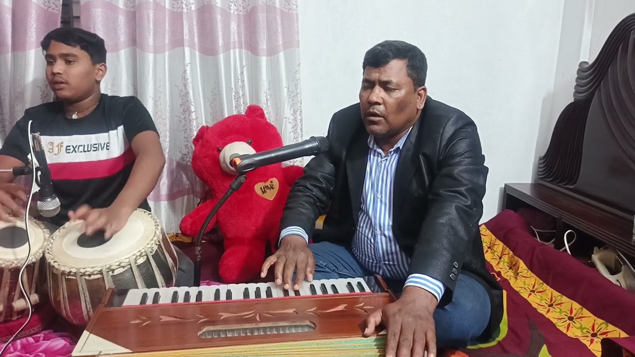 কৃষ্ণ নাম  তবলা জিপসি হারমনিয়াম নিয়ে হরে কৃষ্ণ নাম 