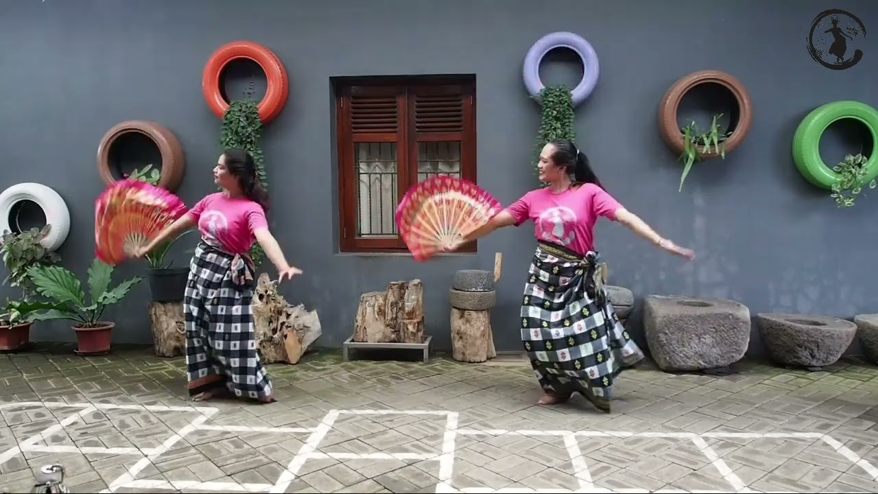 Tari Kreasi Mappadendang - Sulawesi Selatan, Sanggar Tari Sriwedari - Indonesia Traditional Dance