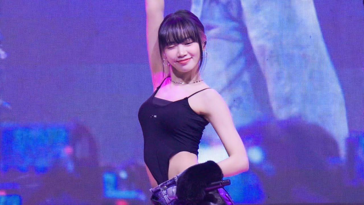 221027 김채원 KIM CHAEWON 르세라핌 LE SSERAFIM 'Blue Flame' 4K 60P 직캠 @단국대 축제 by DaftTaengk