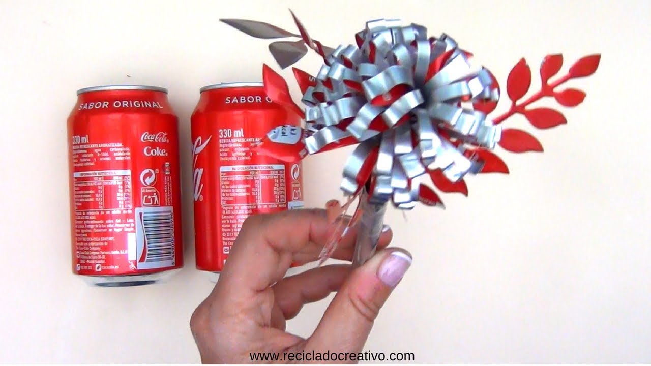 Cómo hacer flores con latas de refresco de cola