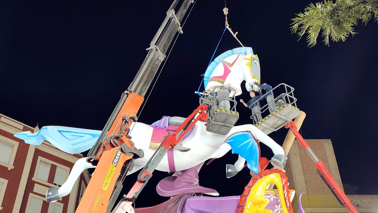 La Plantà for Fallas 2022 - Building The Huge Fallas Monuments