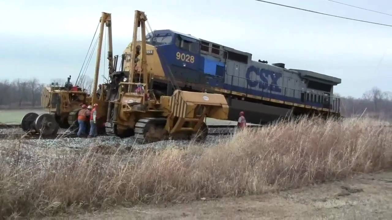 CSX 9028 locomotive has a bad traction motor