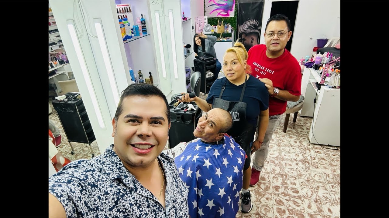 Visitando a mis amigas  y poniéndome guapo 🙏🏻🥰