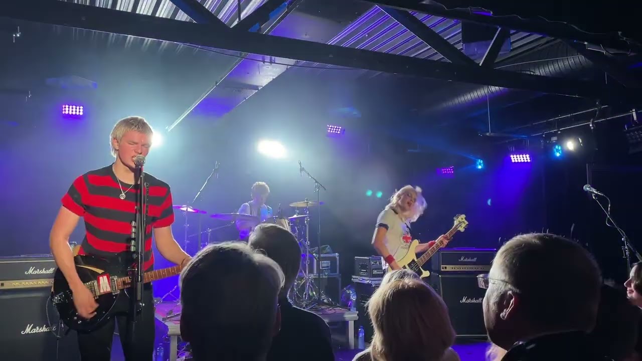 The Molotovs - Come On Now - live Kollektivet, Stockholm, Sweden, November 12, 2025. 