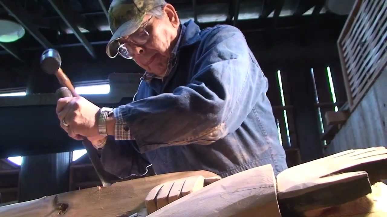 Harold Joe, Cowichan Carver, Totem Pole for M'akola Housing, Duncan BC