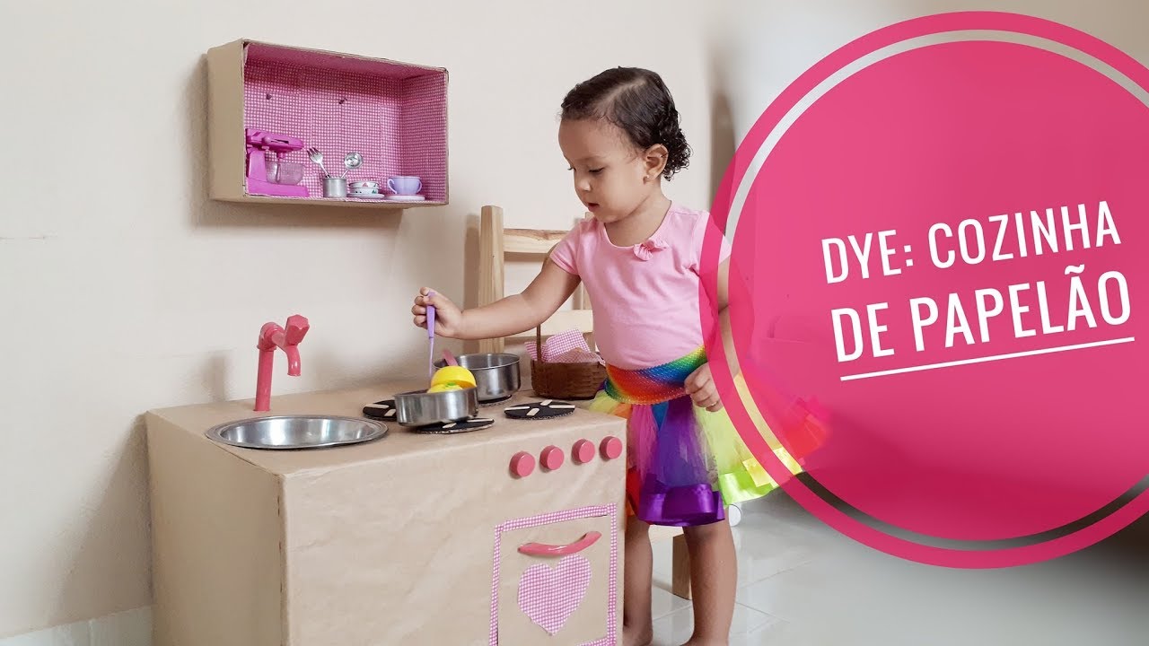 Cozinha de papelão para crianças