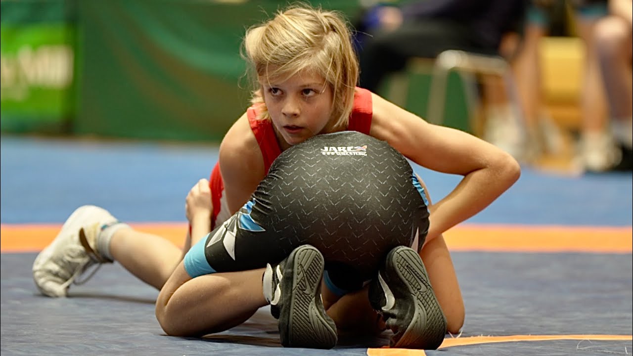 U17 Jaan Kask (EST) vs Lev Batura (EST) 44kg. Freestyle boys youth wrestling tournament.