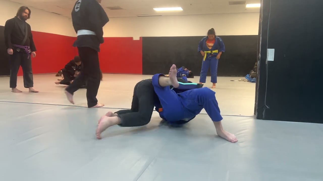 11 yr old Carlson Gracie BJJ orange belt Zach vs 15 yr old grey belt