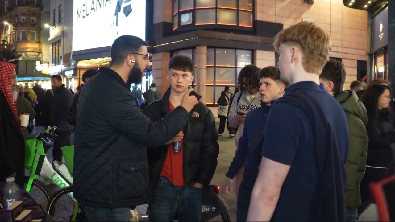 Ali dawah giving dawah to  lads in the uk 🇬🇧 