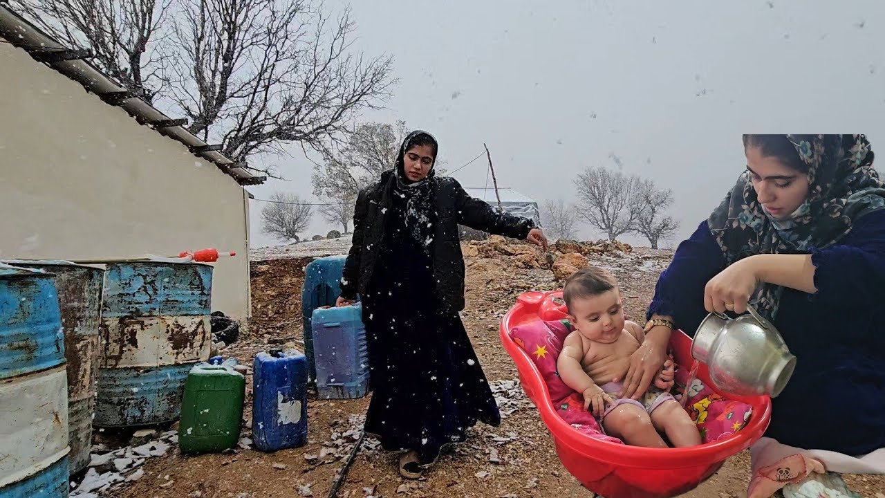A snowy day and Farzaneh's loneliness in the heart of the mountain
