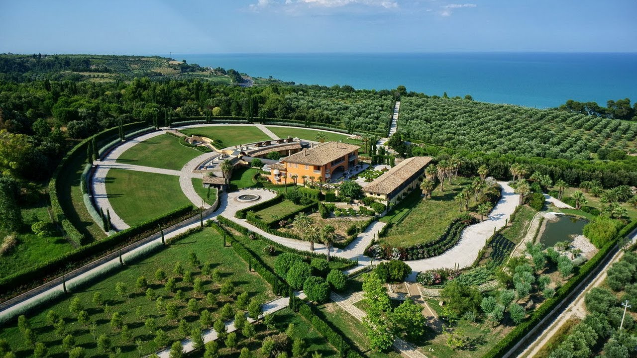World class Majestic Villa in Italy With Stunning Views of the Adriatic Sea Coast