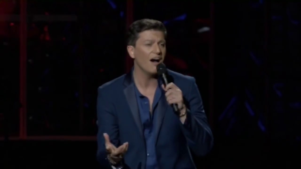Patrizio Buanne sings 