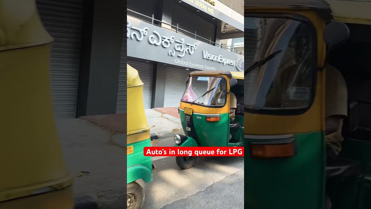 LPG crisis in Bengaluru Auto&rsquo;s long queue #lpgcrisis #war #india #sad #bengaluru