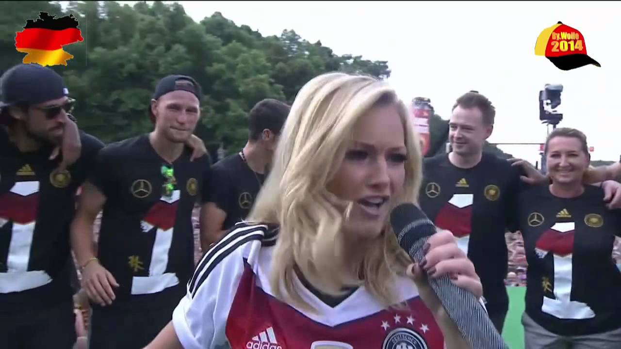 Atemlos Schwarz Rot Gold WM 2014 Helene Fischer & Kaya Laß Fanmeile Berlin