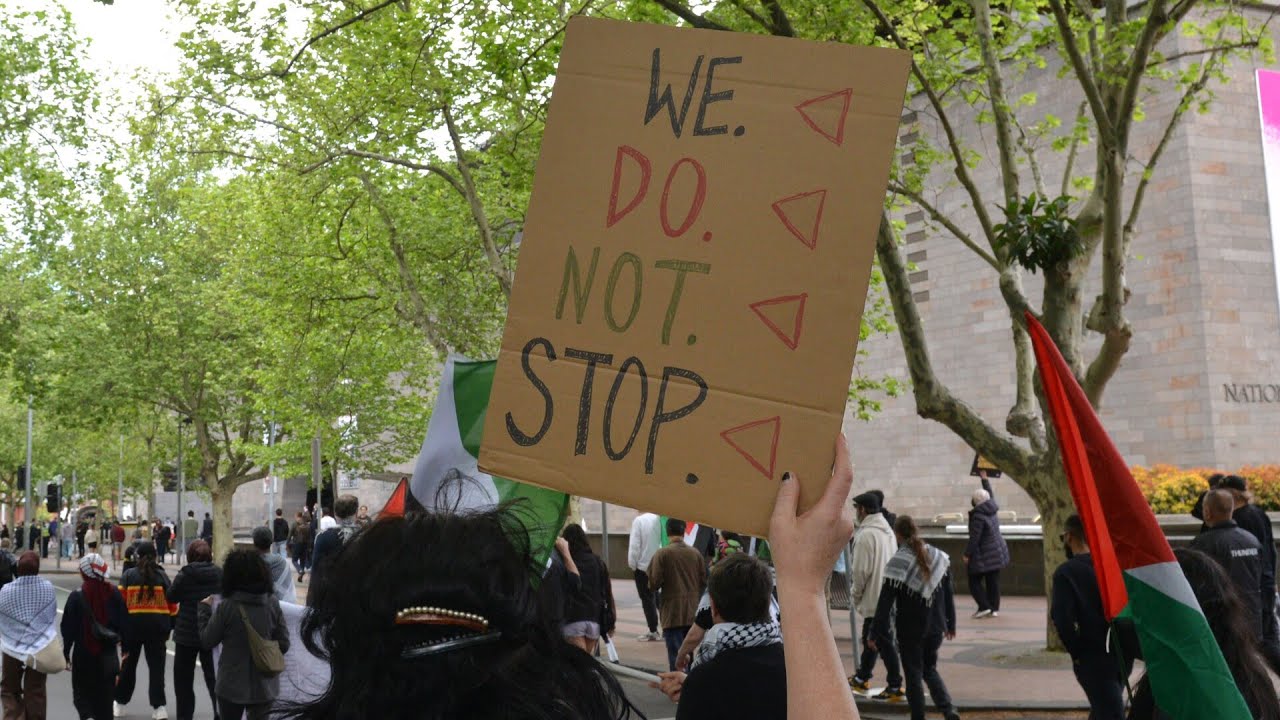 ‘Selfish’ anti-Israel protesters ignore bushfire crisis in Victoria