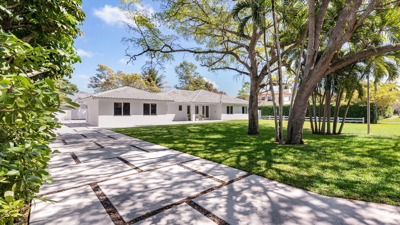 11555 Griffing Boulevard | Biscayne Park, FL