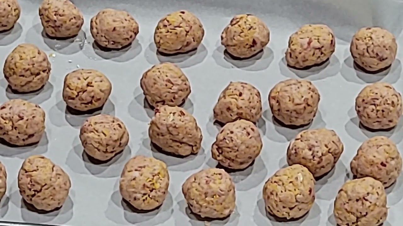 Appetizer Trifecta: Welcoming 2026 with Sausage Balls, Crab Dip, and Baked Brie