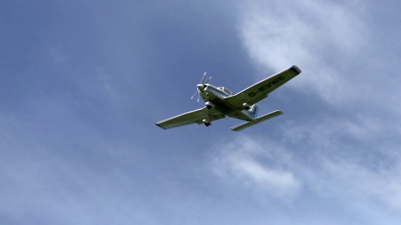 Cockpit Video - Landing at Glenforsa, Isle of Mull, Scotland.