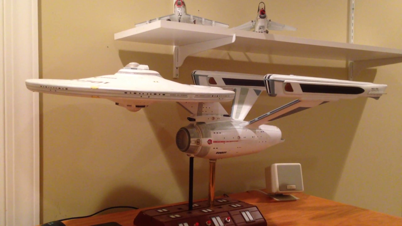 Polar Lights 1/350 U.S.S. Enterprise Refit