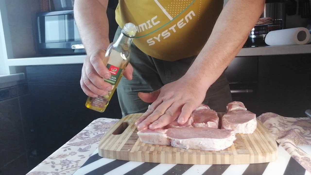 Котлета свиная натуральная на гриле WEBER Q1200.