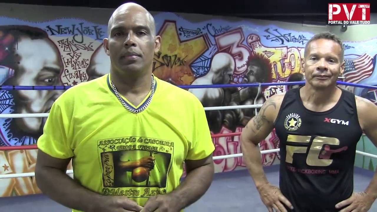 Mestre Hulk ensina técnicas de capoeira para o MMA