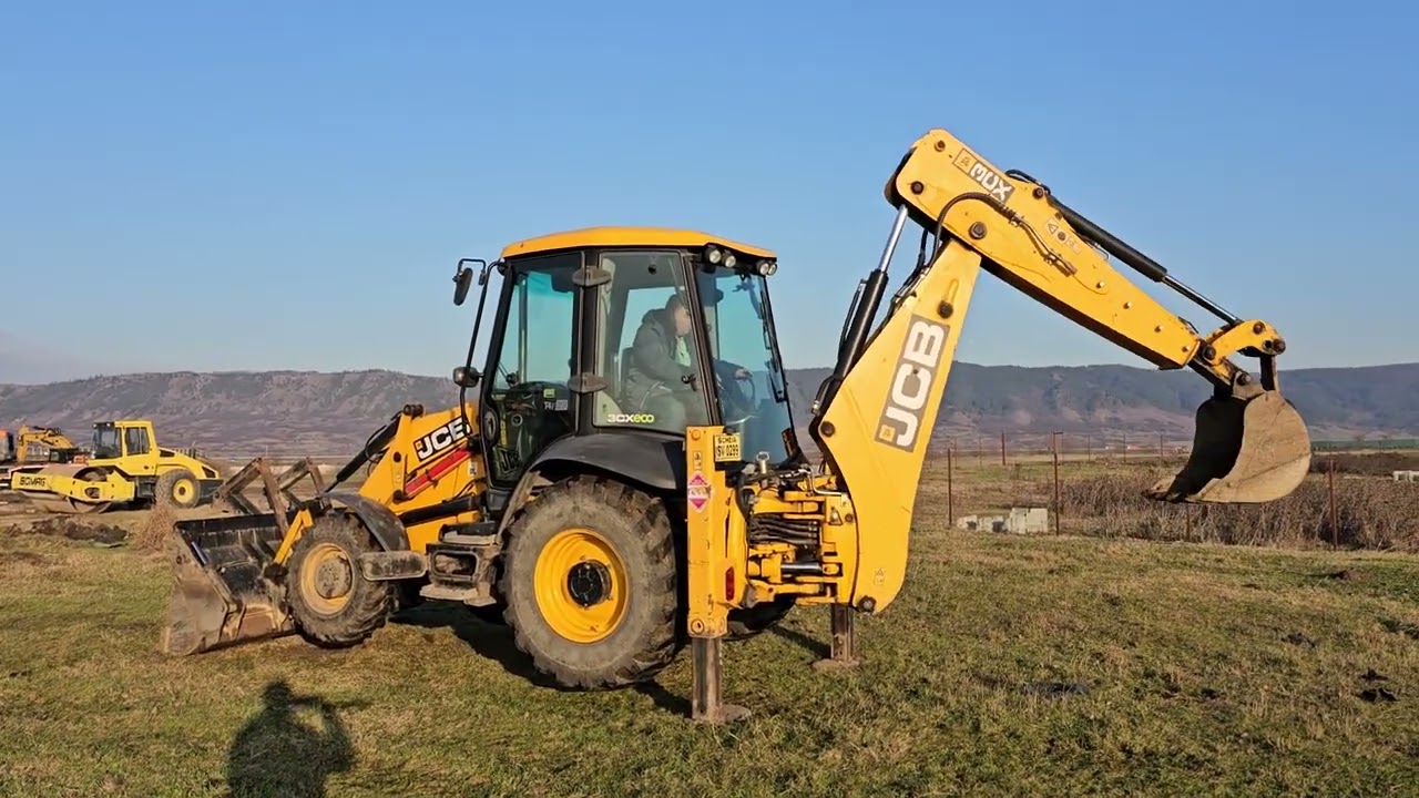 De vânzare: Buldoexcavator JCB 3CX