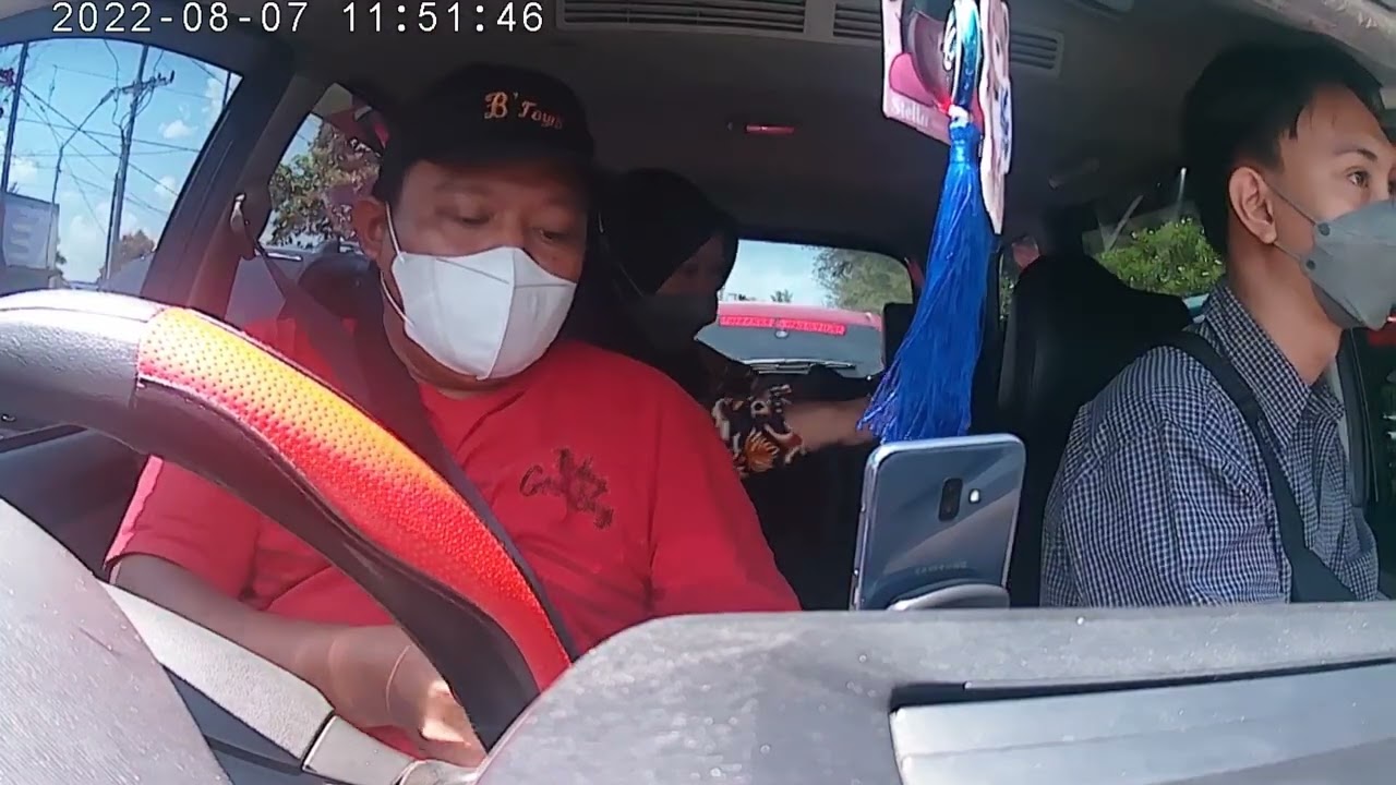 Bolak-balik Bandara, Orderan Maxim Bandara Nggak Bisa Diambil
