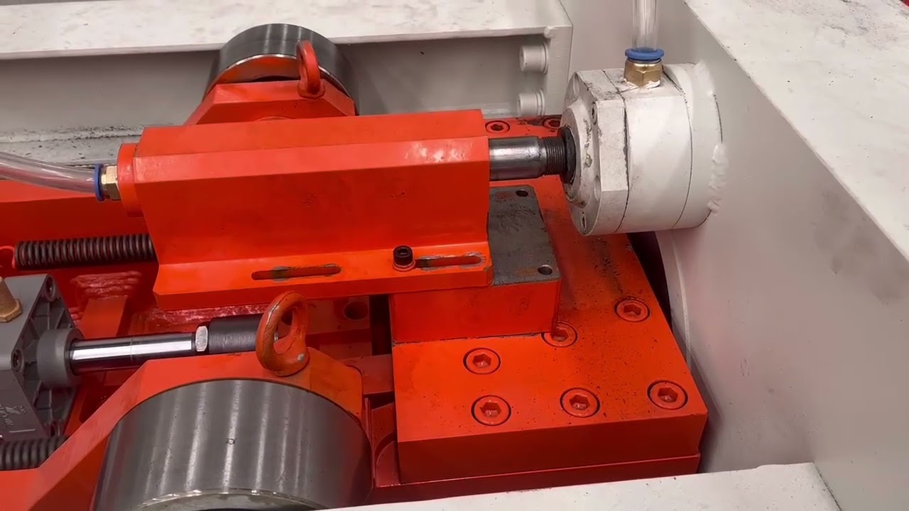 Take your steel tube manufacturing to the next level with our 50T Cold Drawn Bench! 💪❄️