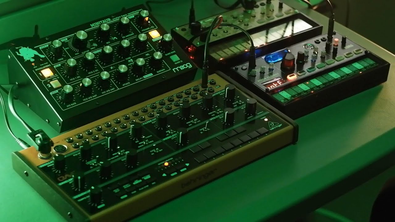 Analog Acid Melodic Techno - Volca Nubass + Keys / Moog Minitaur / Behringer Crave