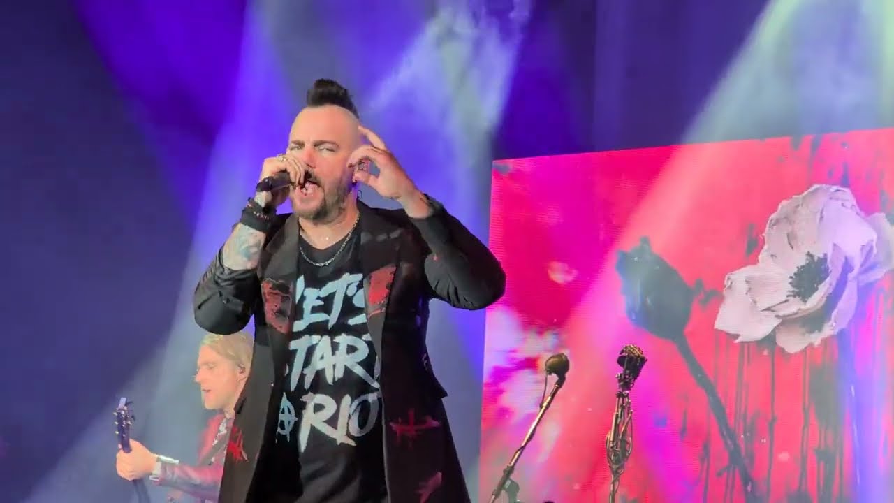 Three Days Grace - I Hate Everything About You [4K] live @ Gasometer, Vienna
