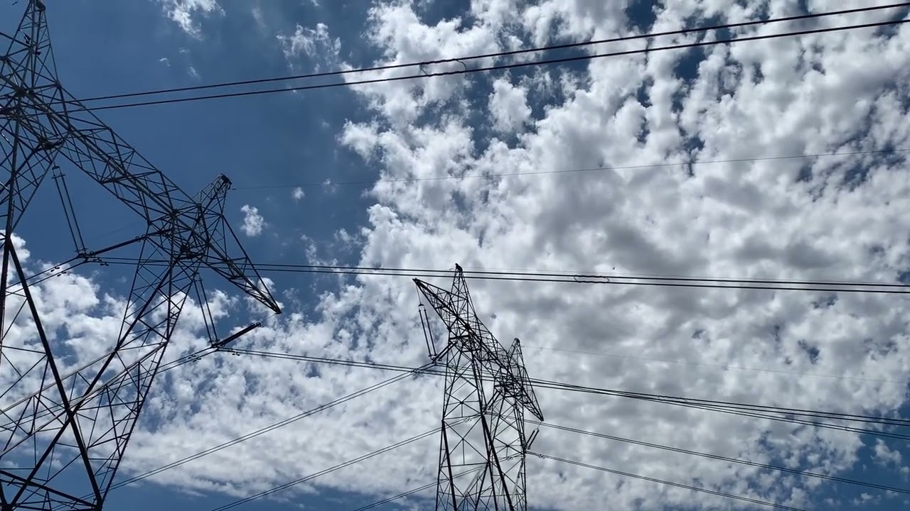 Electric sound in High volt Grid in California